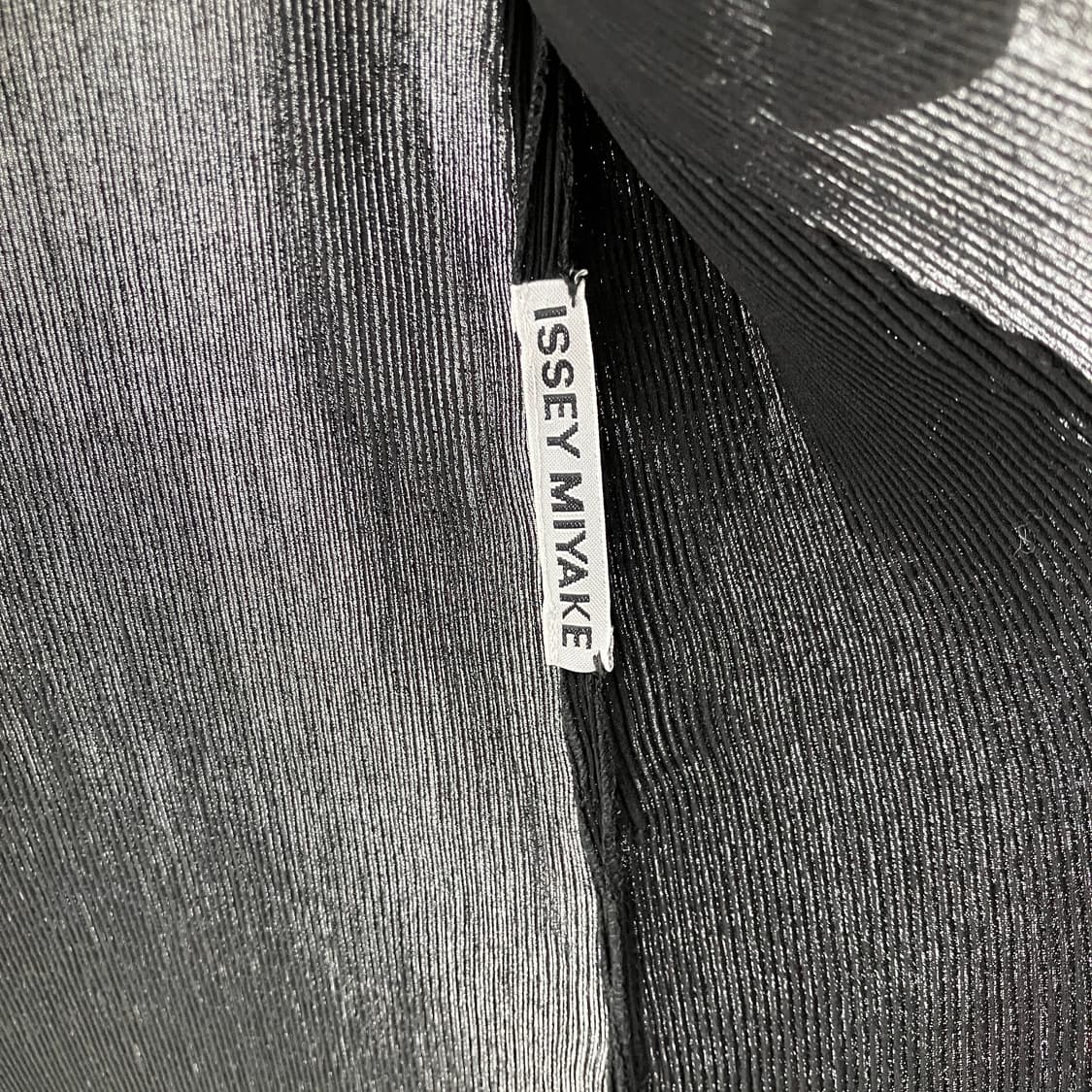 이세이 미야케 블랙 플리츠 롱 가디건 상품이미지6