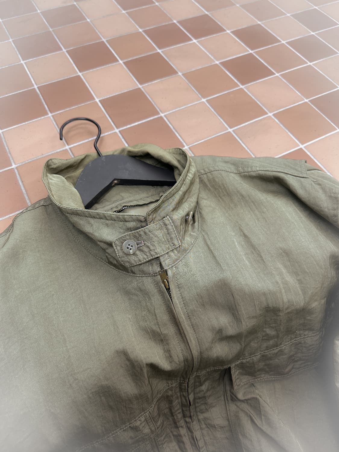 silky khaki bomber jacket 상품이미지5