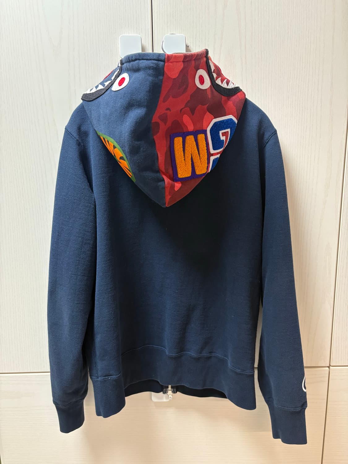 베이프 네이비 x 레드 카모 샤크 후드집업 M 상품이미지1