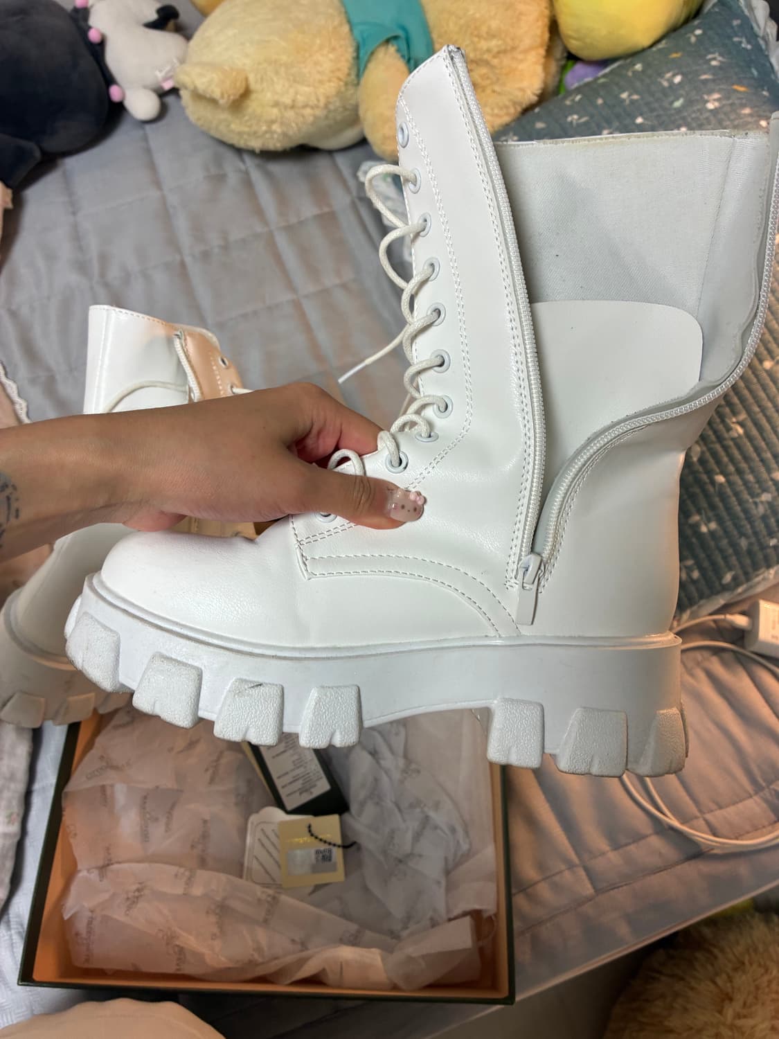 지그재그 에이블리 통굽 워커 화이트 235 상품이미지5