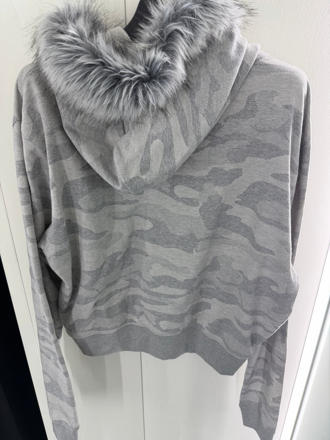 (새상품) 레씨토 퍼 후드 gray 상품이미지5