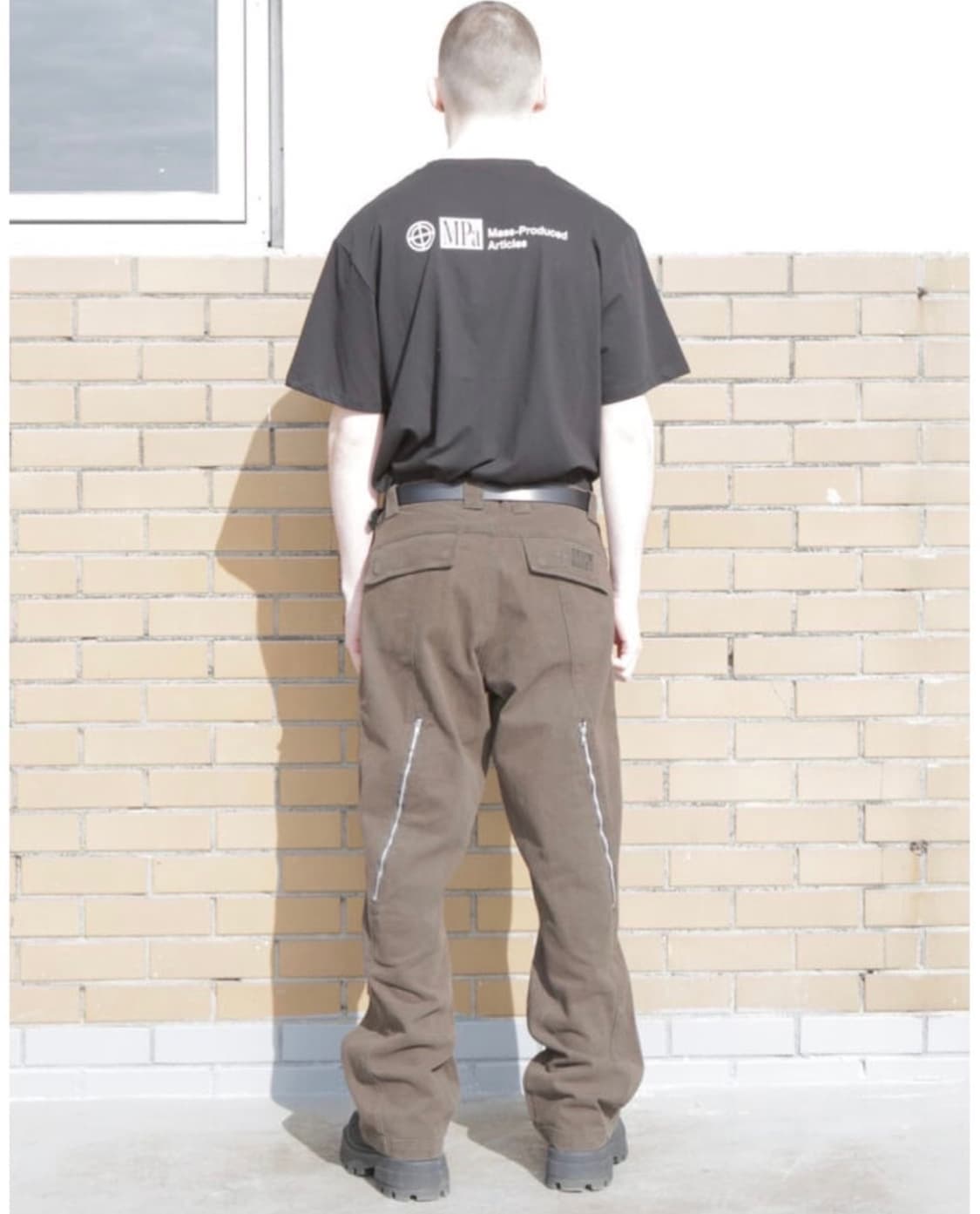 [L] 플라스틱 프로덕트 웨이브 지퍼 팬츠 상품이미지4