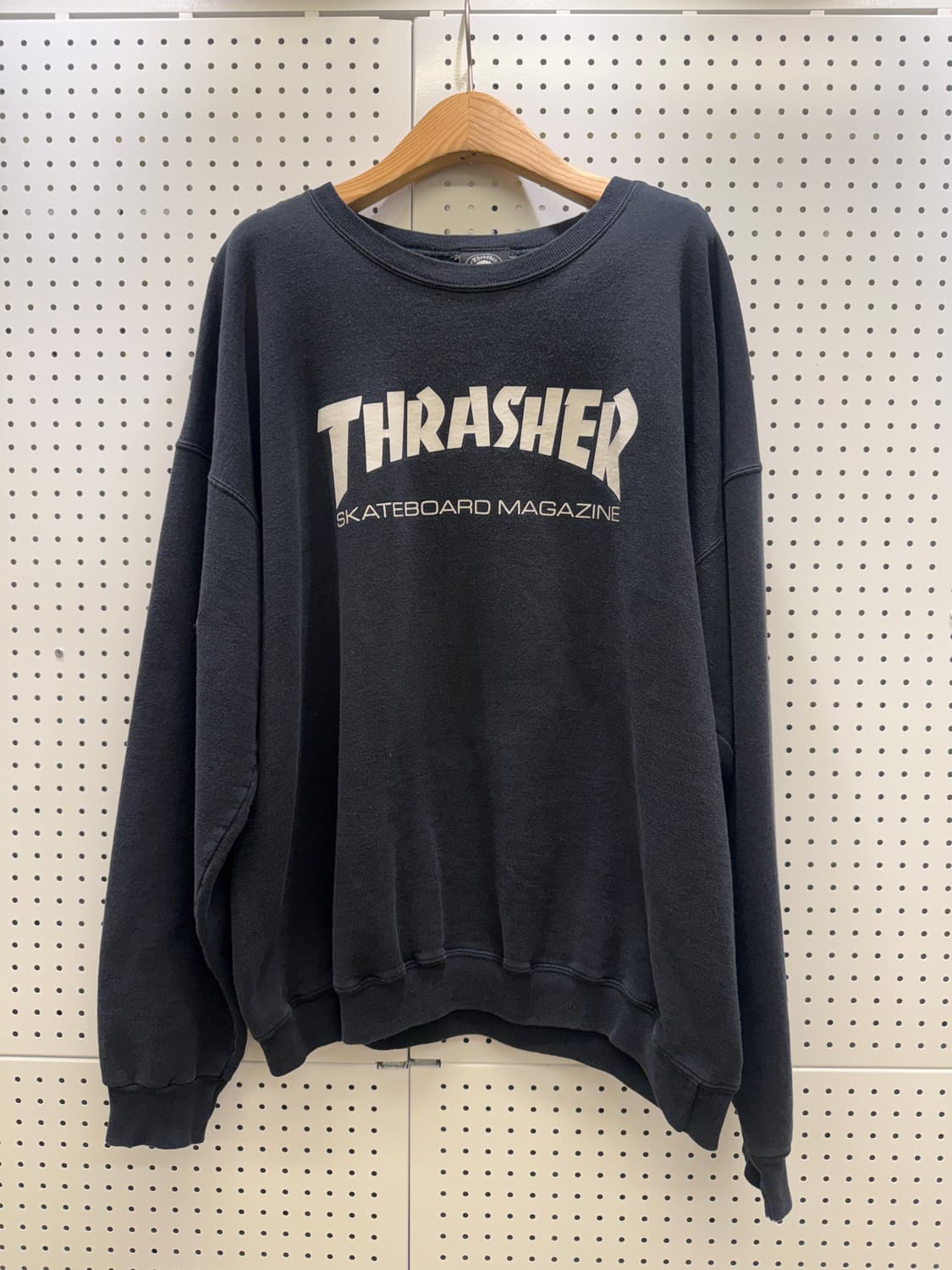 트레셔 빅로고 박시핏 맨투맨 블랙 U1 상품이미지2