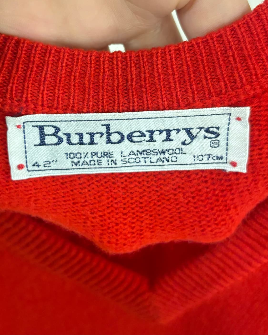 버버리 월계수 레드 브이넥 니트 상품이미지7
