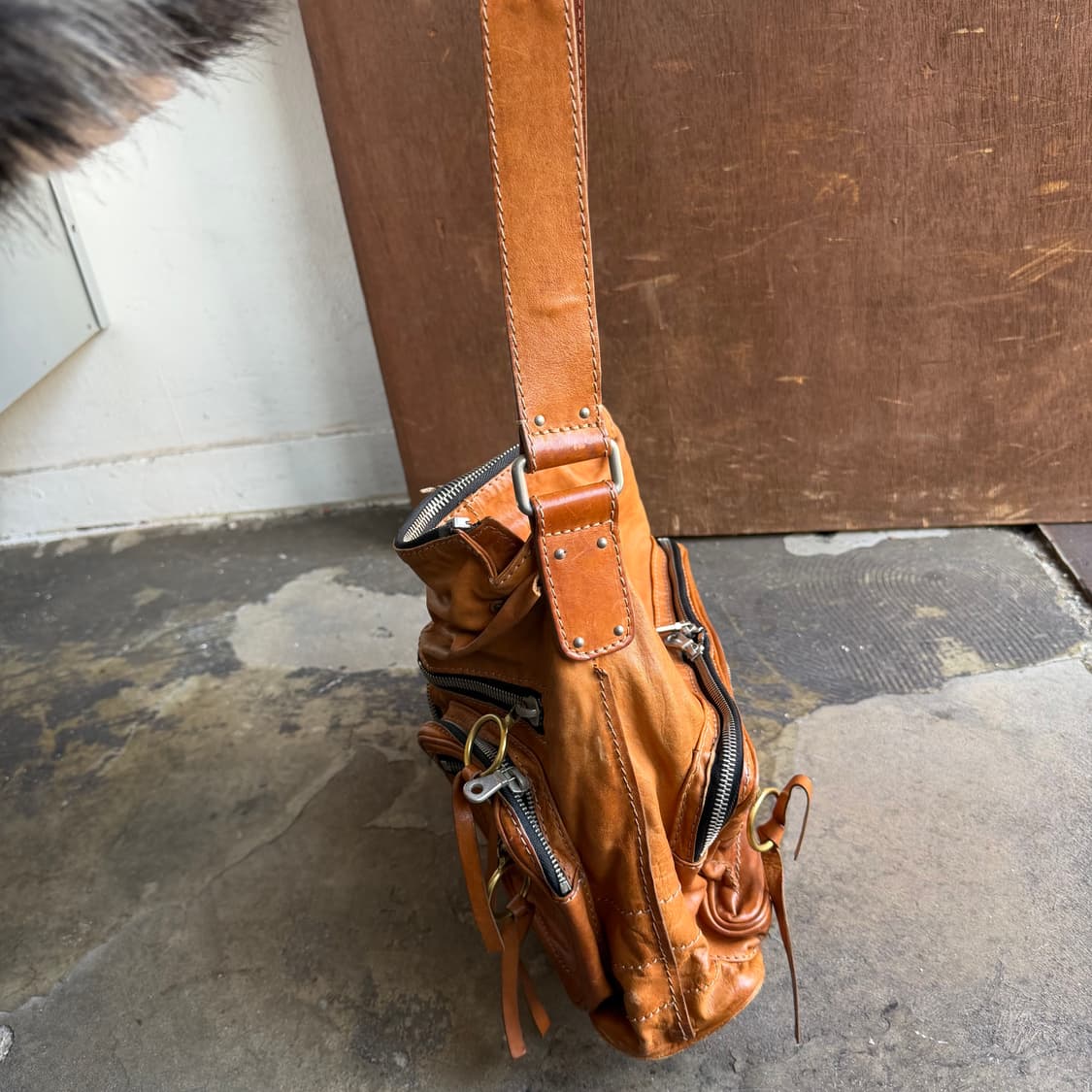 끌로에 멀티 포켓 레더 숄더백 상품이미지5