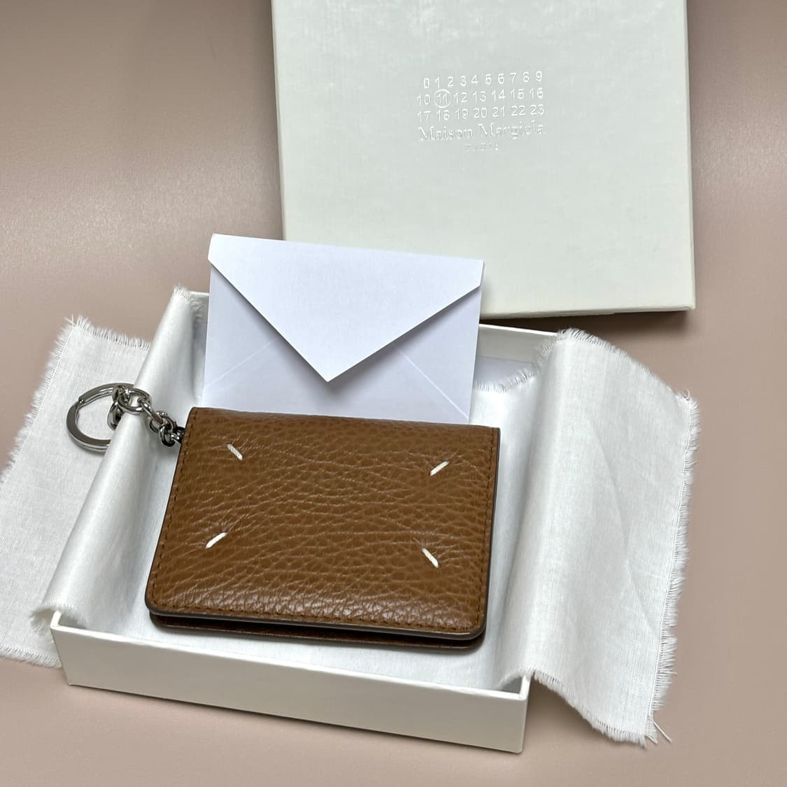 메종마르지엘라 체인 카드 지갑 브라운 풀박 상품이미지1