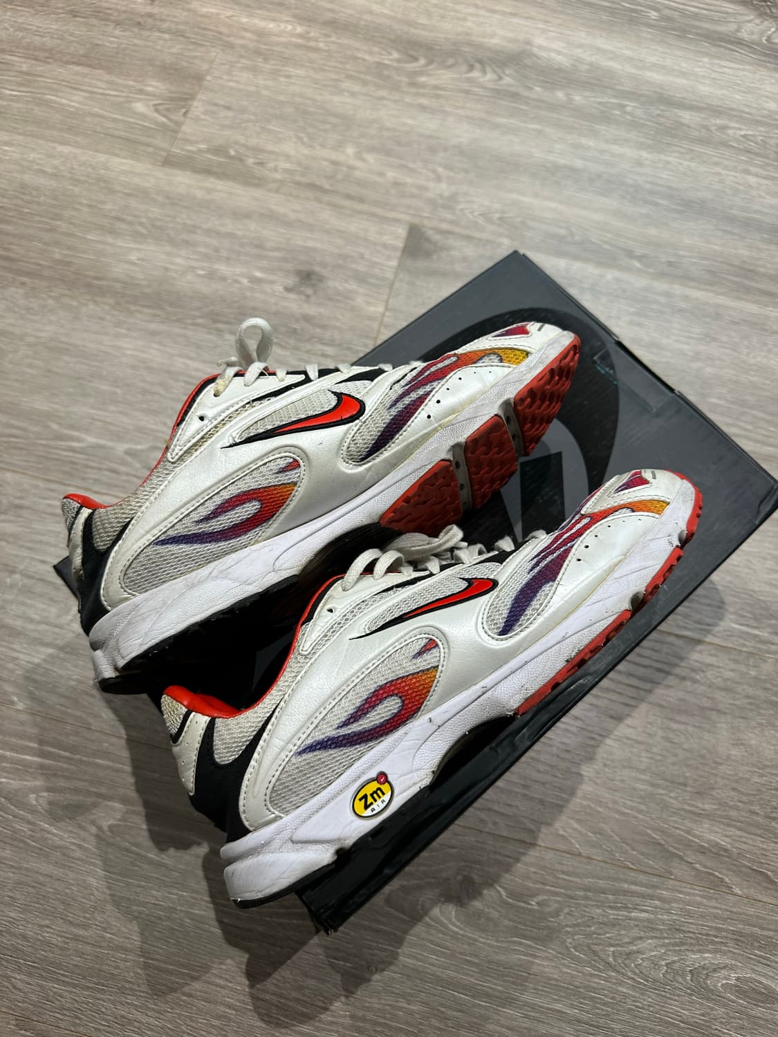 나이키 슈프림 줌 스트릭 스펙트럼 플러스 상품이미지2