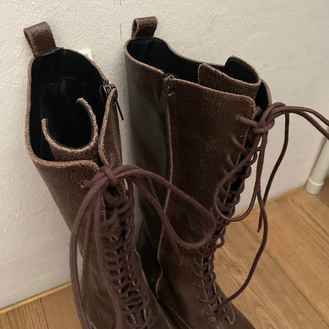 Zara 플랫 레더 롱부츠 상품이미지4