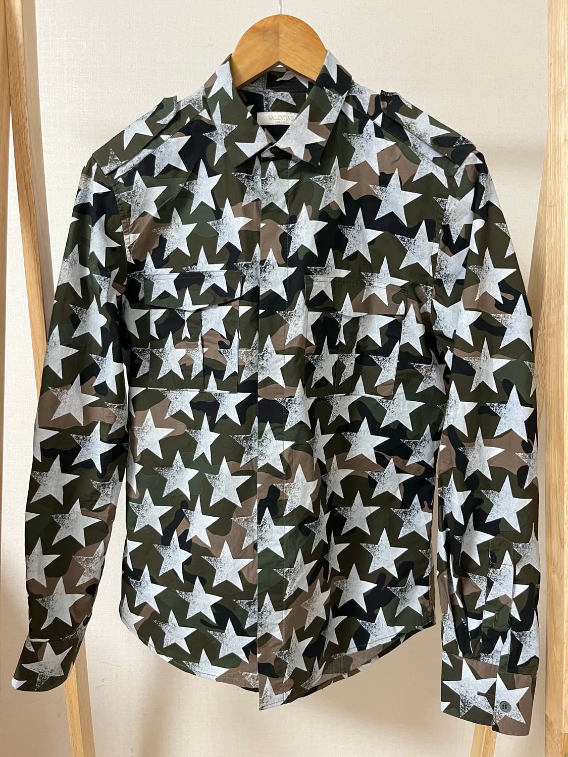 발렌티노 카모 스타 셔츠 39 정품 상품이미지1