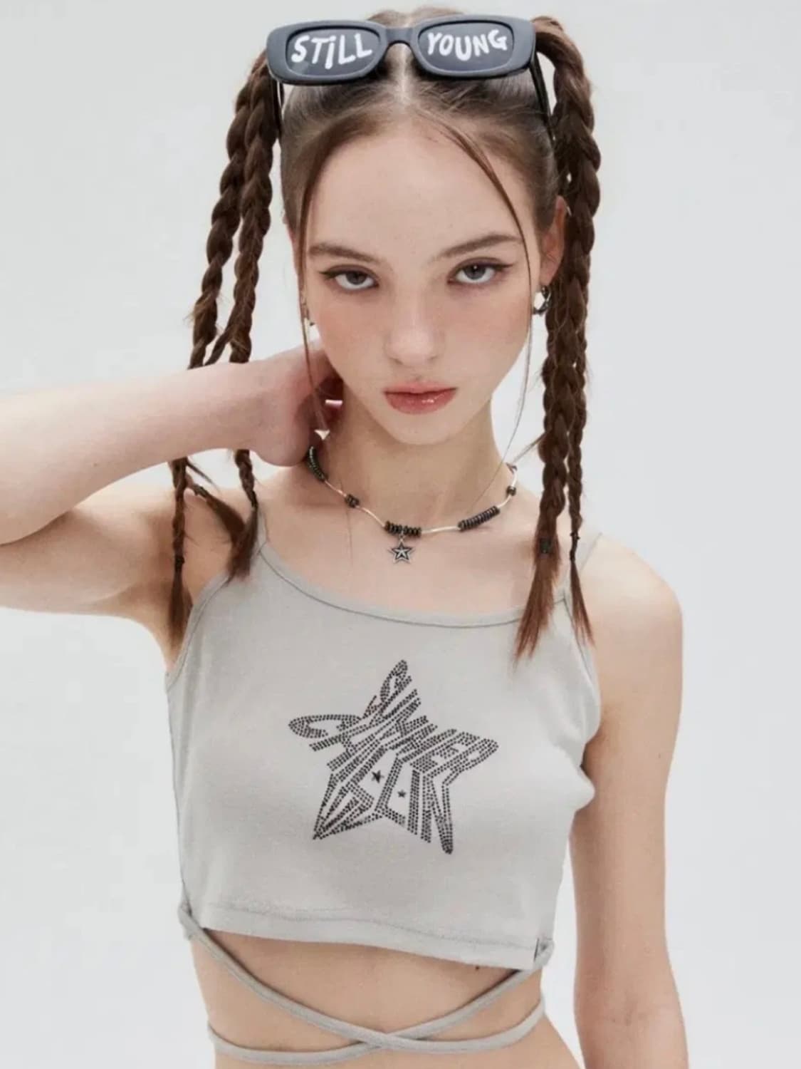 러브이즈트루 별 크롭 핫픽스 나시 상품이미지1