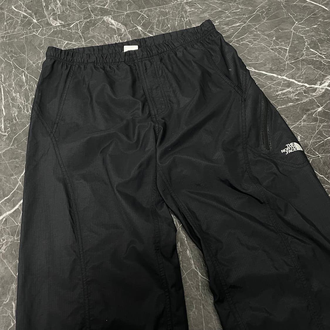 S 노스페이스 비대칭 테크니컬 플라이트 와이드 트랙팬츠 상품이미지6