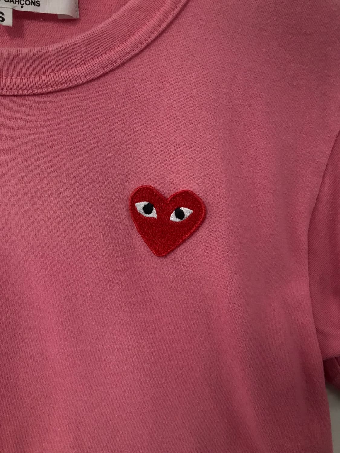 꼼데가르송 플레이 핑크 반팔 티셔츠 상품이미지3