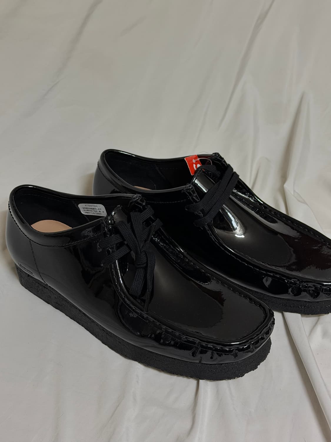 슈프림 클락스 왈라비 블랙 페이던트 로퍼 상품이미지2