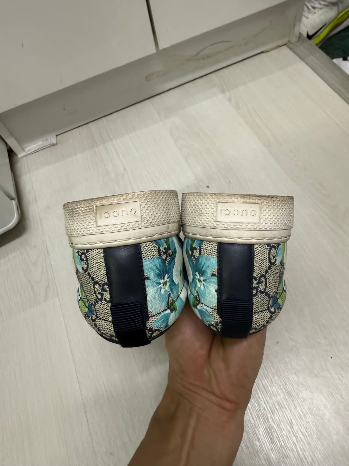 구찌 블룸 슬립온 280 팝니다 상품이미지2