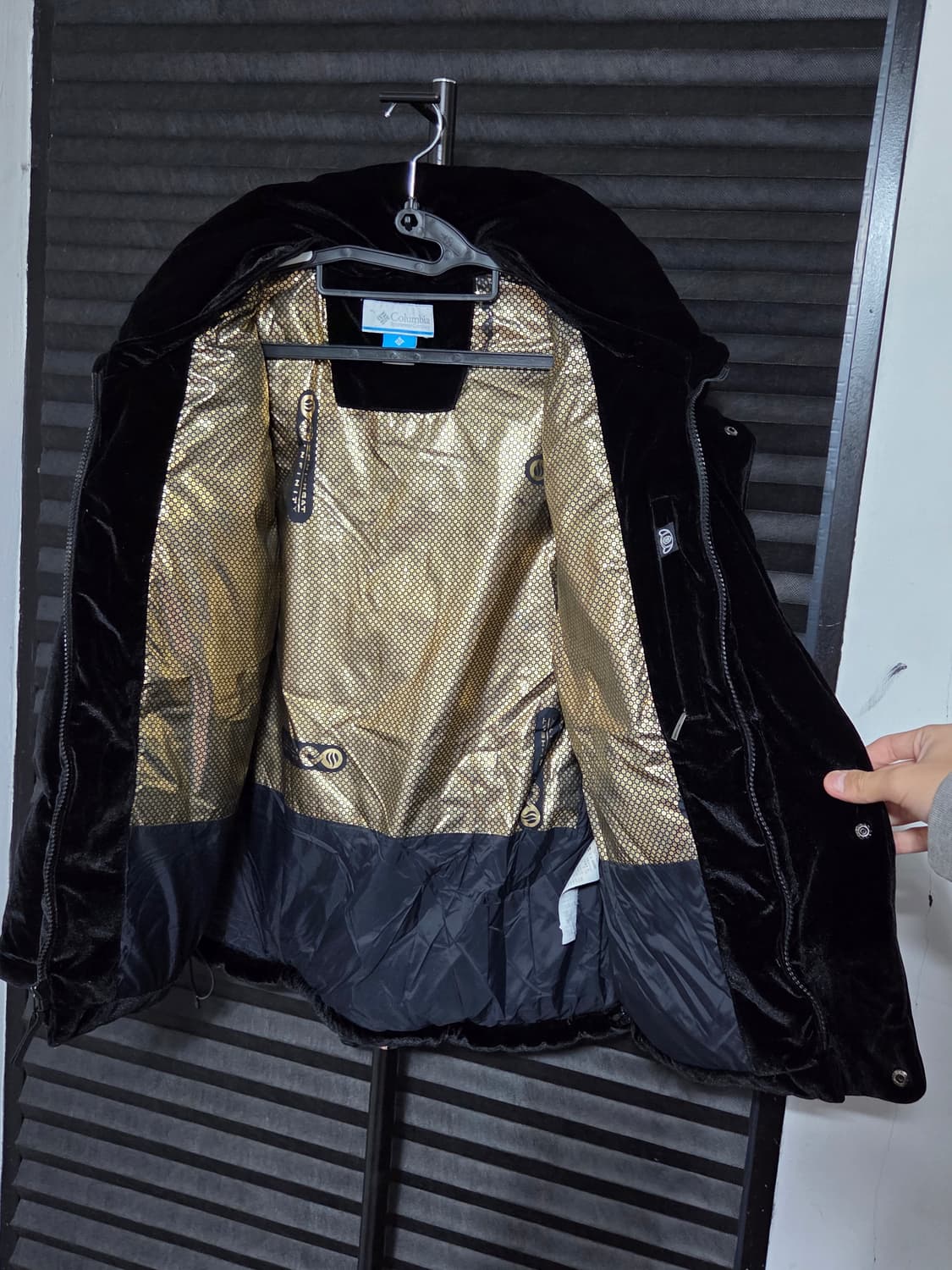 [컬럼비아] 스파이어 구스다운 벨벳 패딩 판매합니다. 상품이미지5