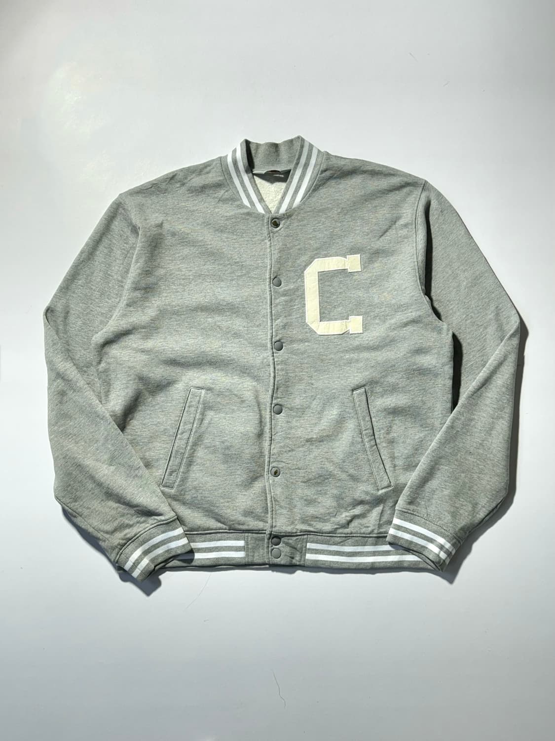 칼하트 C로고 바시티 자켓 상품이미지1