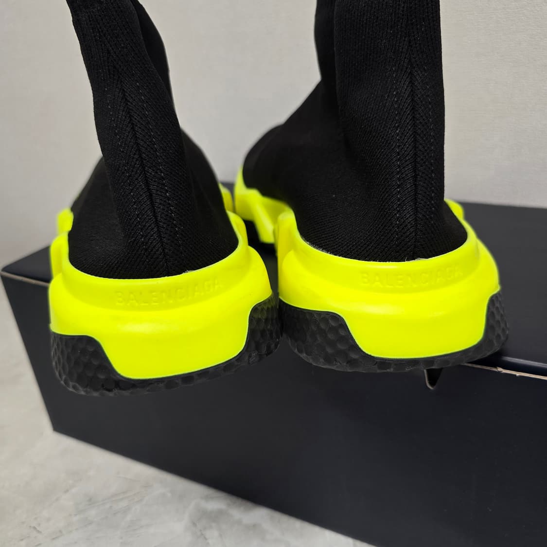 발렌시아가 스피드러너 스니커즈 신발 42사이즈 270 275 형광 판매 상품이미지5