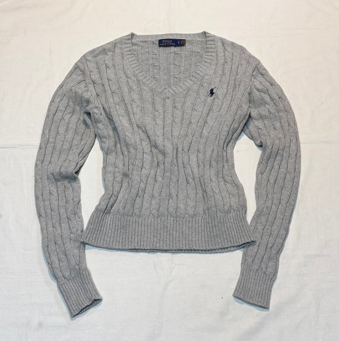 폴로 랄프로렌 딱붙핏 브이넥 꽈뱌기 케이블 니트 그레이 상품이미지1