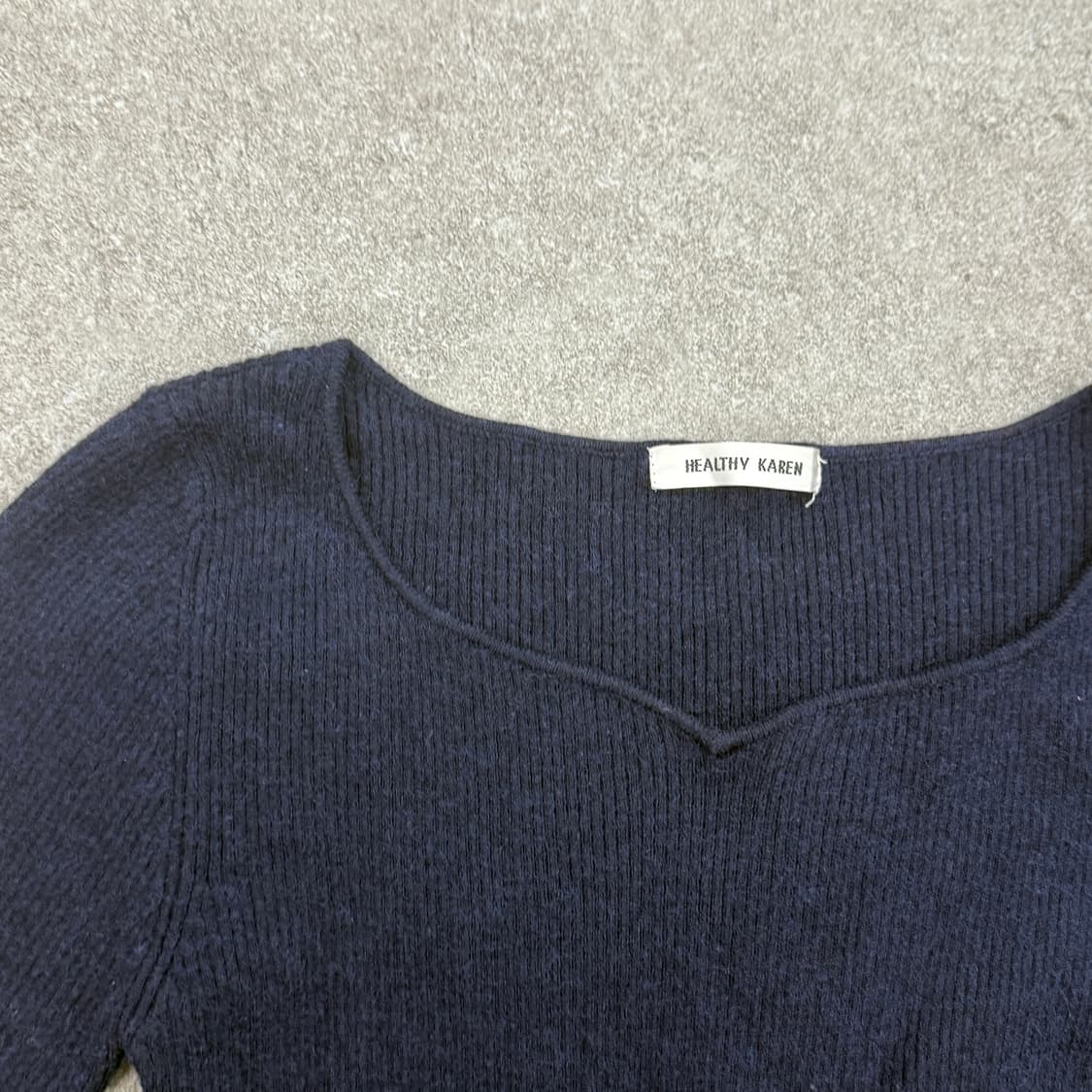 HEALTHV KAREN 브이넥 니트티셔츠 상품이미지6