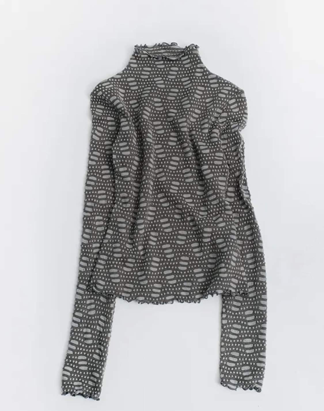 999 휴머니티 닷 패턴드 롱슬리브 상품이미지1