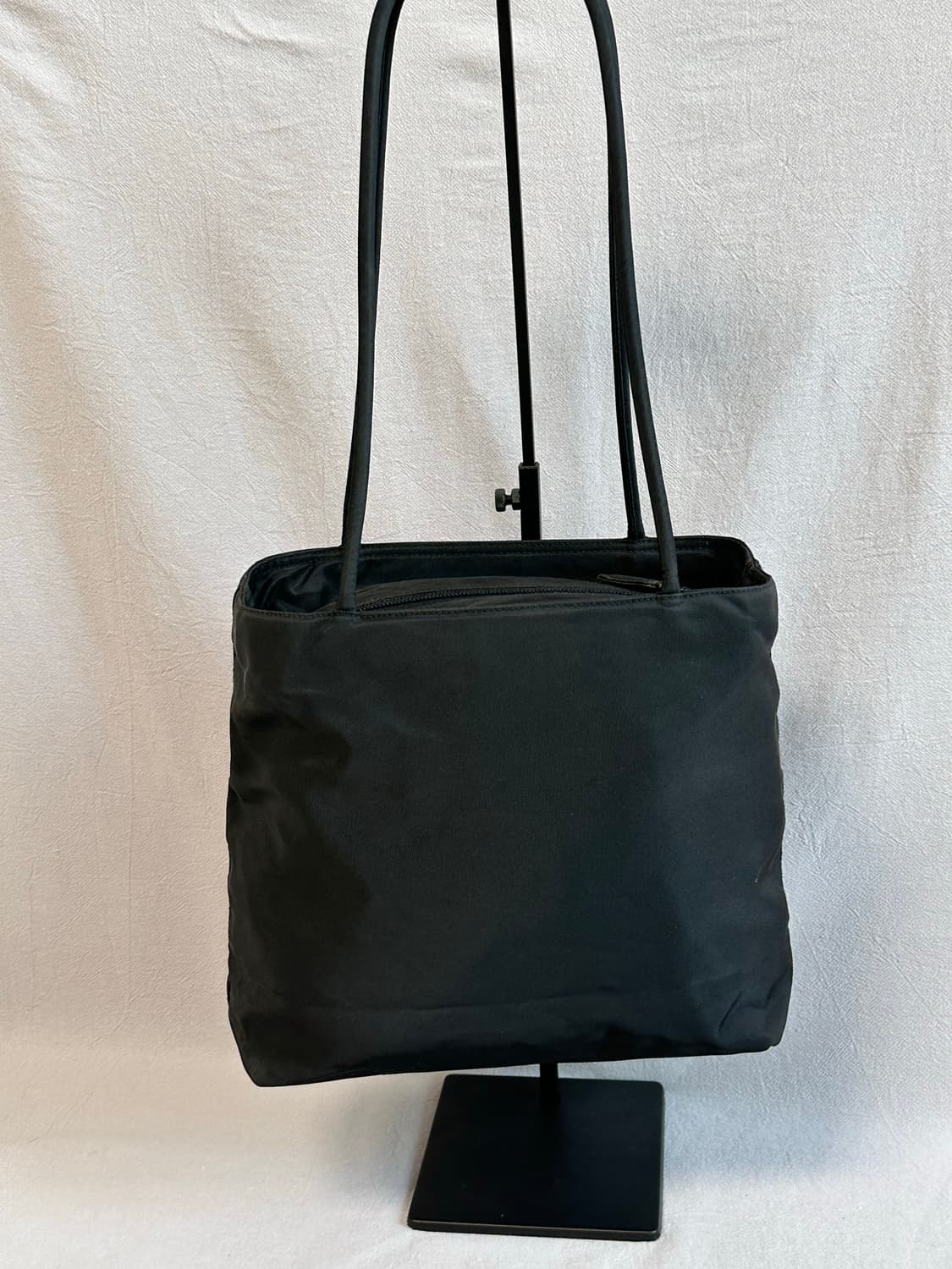 프라다 블랙 토트백 + 개런티카드 나일론 포코노 숄더백 상품이미지3