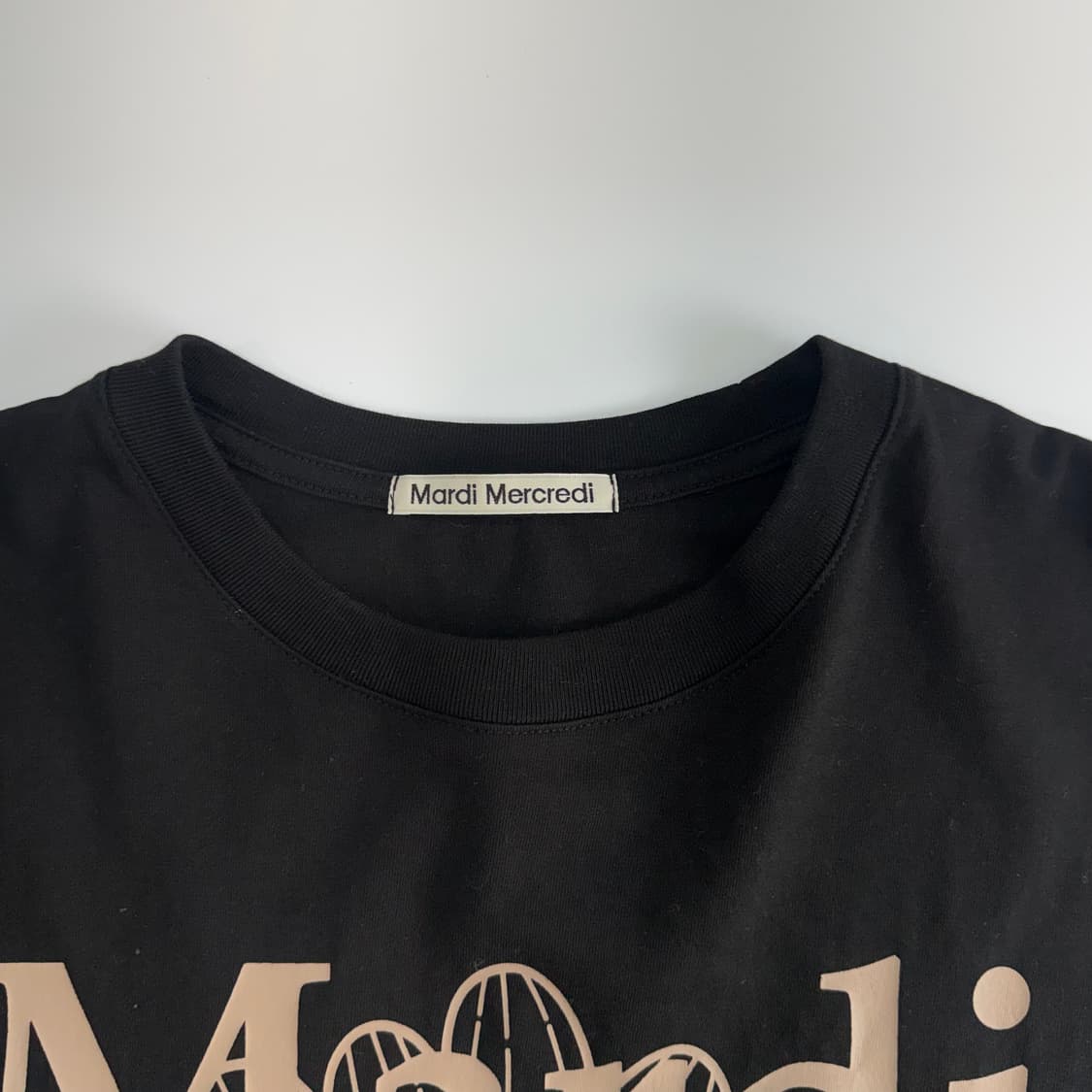 Mardi Mercredi 마르디 메크르디 베이지 로고 블랙 반팔  상품이미지5