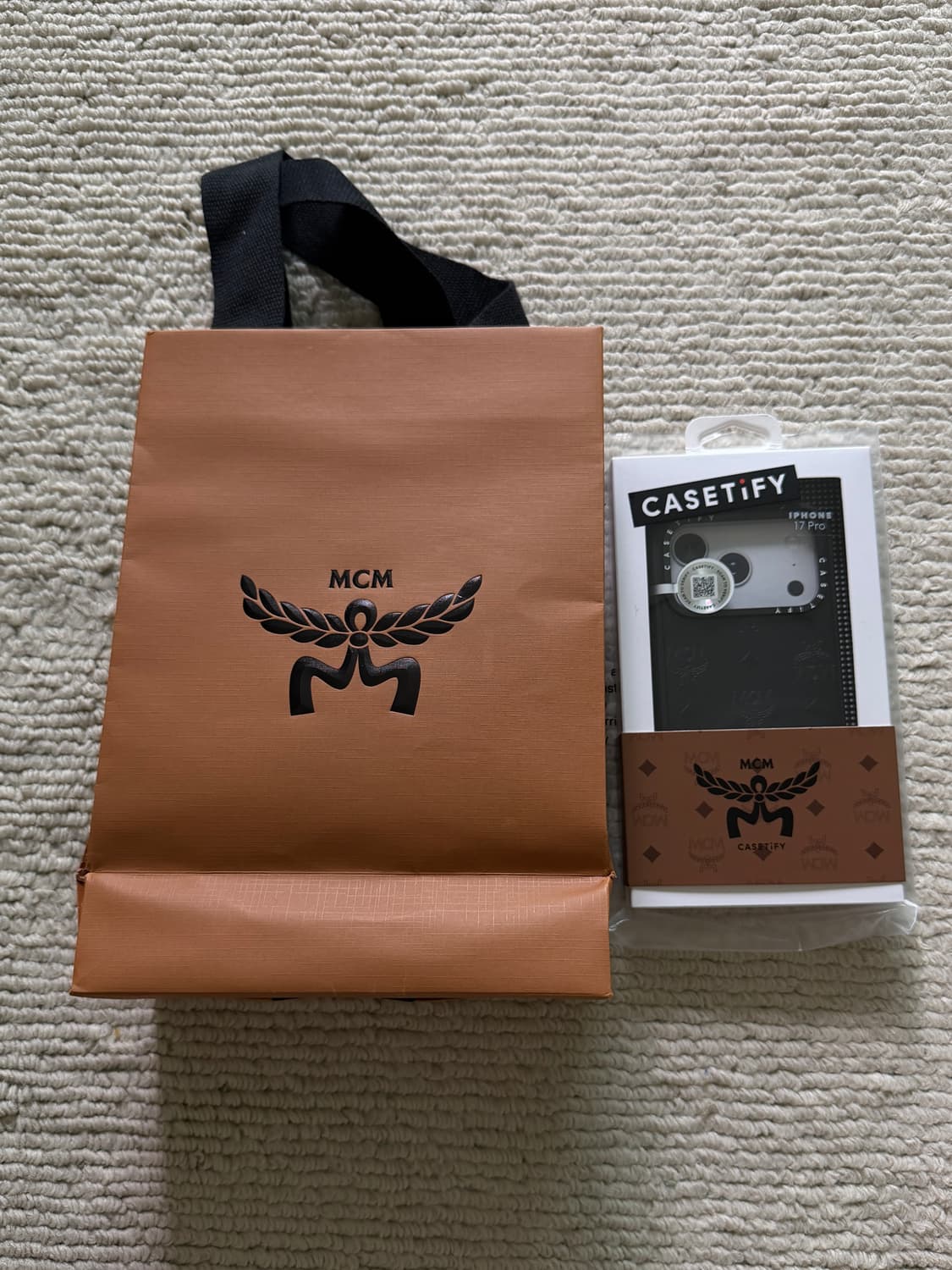  (새상품) MCM X CASETIFY 모노그램 케이스 상품이미지1