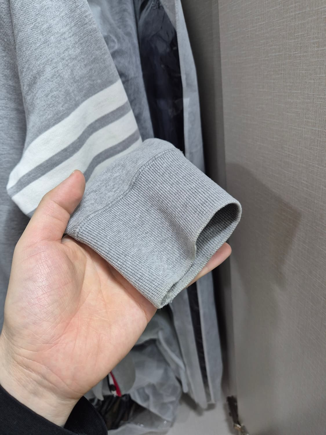 정품 톰브라운 맨투맨 3 사이즈 95-100 그레이 상품이미지5