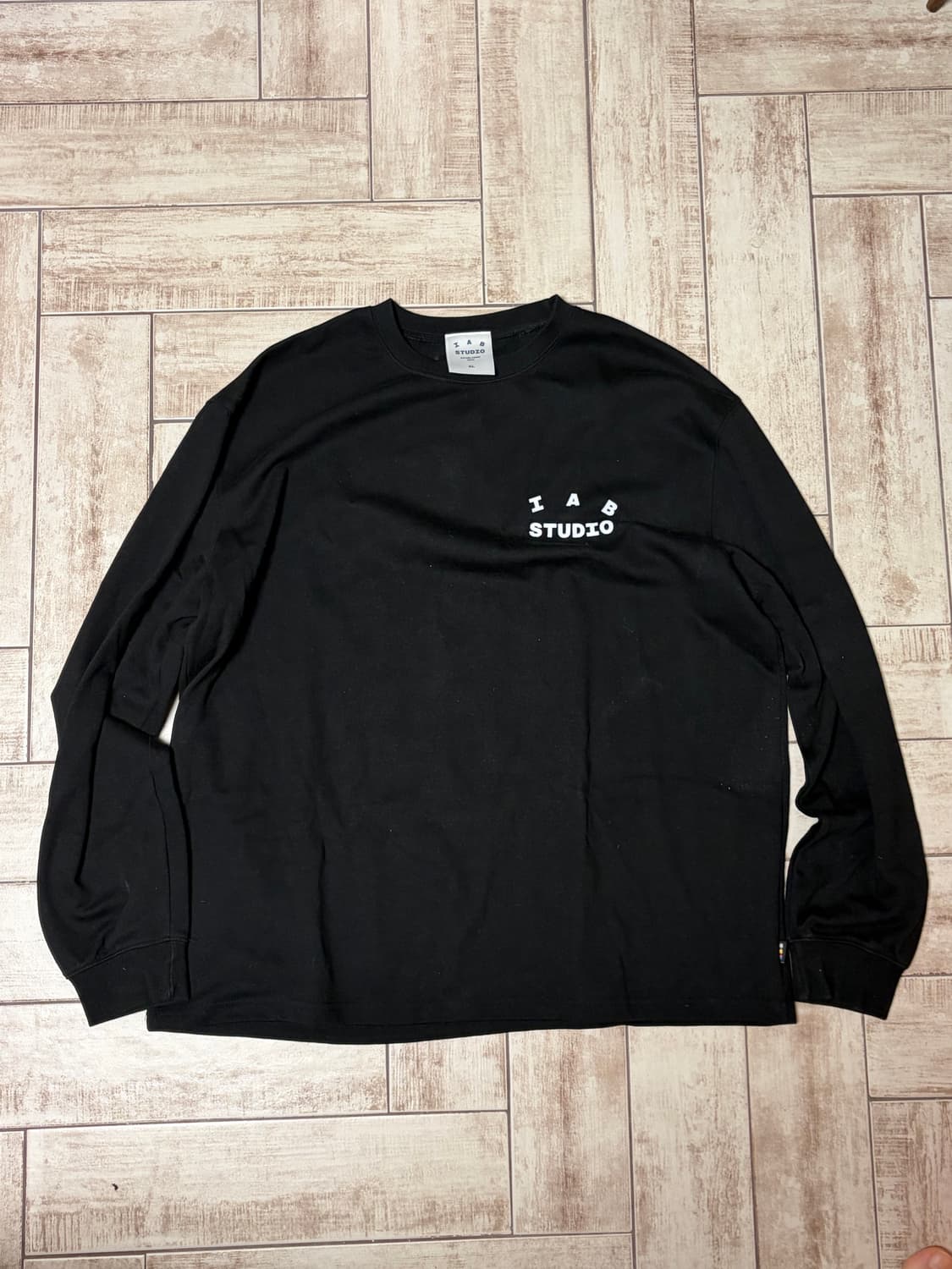 아이앱 검정색 롱슬리브 XL 판매 상품이미지1