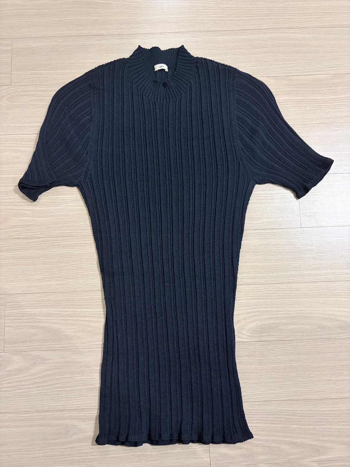 비아플레인 모크넥 반팔 니트 상품이미지3