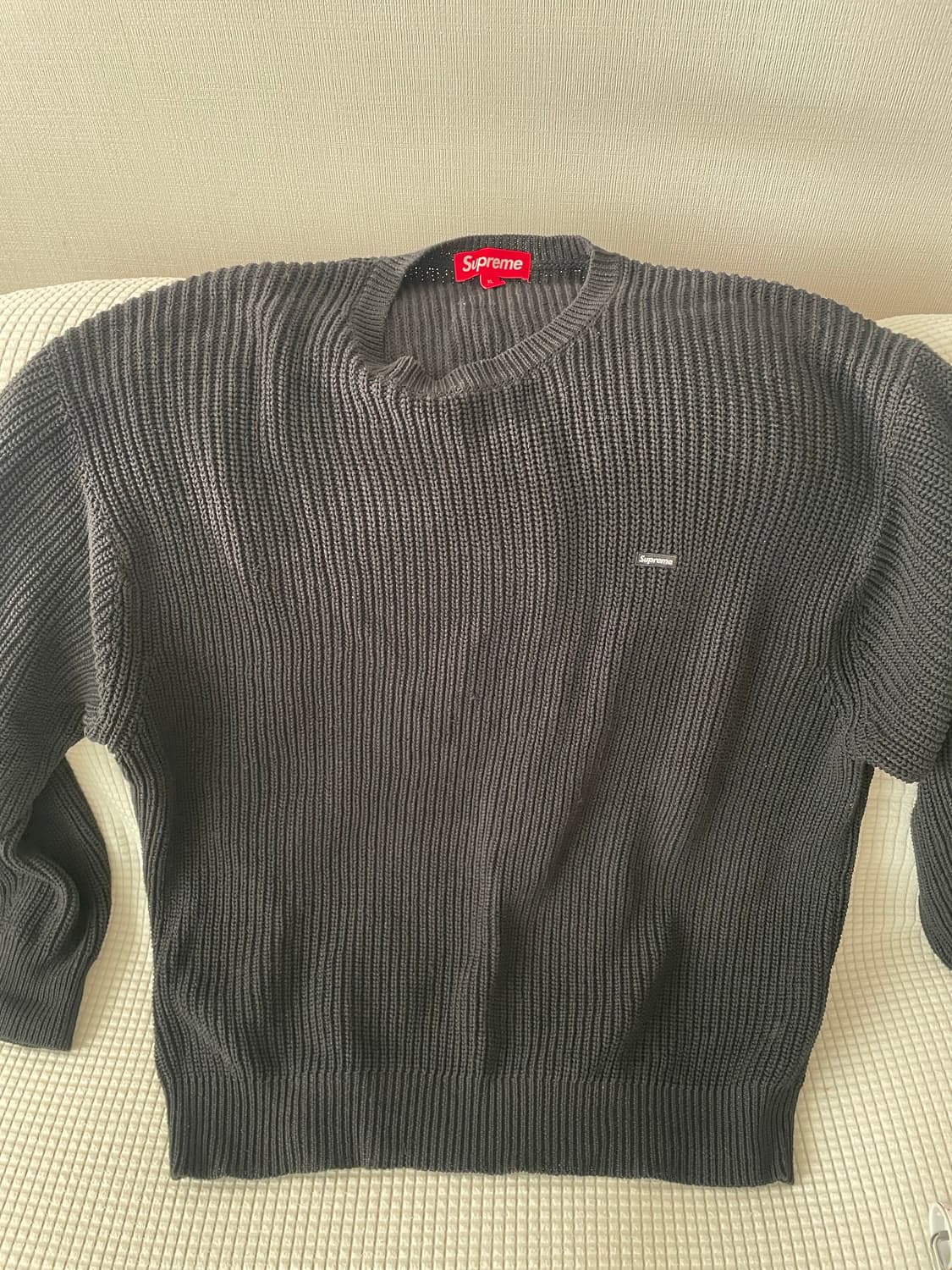 슈프림 스몰 박스 립드 스웨터 블랙 상품이미지1