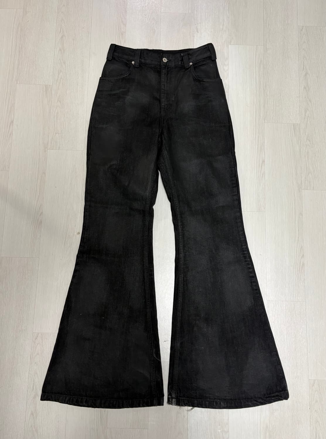 I FEEL LUCKY 블랙 워싱 플레어 데님 상품이미지1