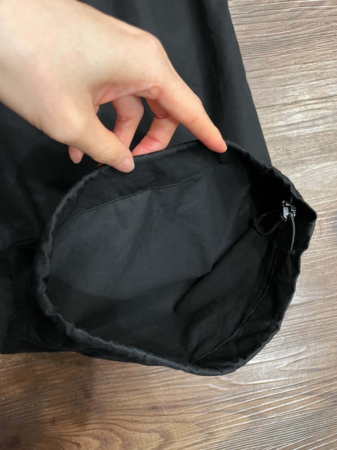 해칭룸 딥플리츠 트라우저 V2 블랙 상품이미지4