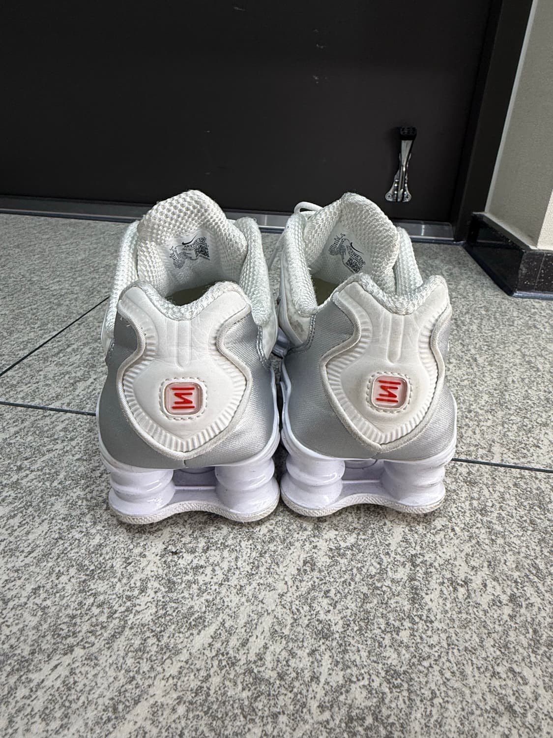 나이키 샥스 화이트 240 US 7 W 상품이미지3