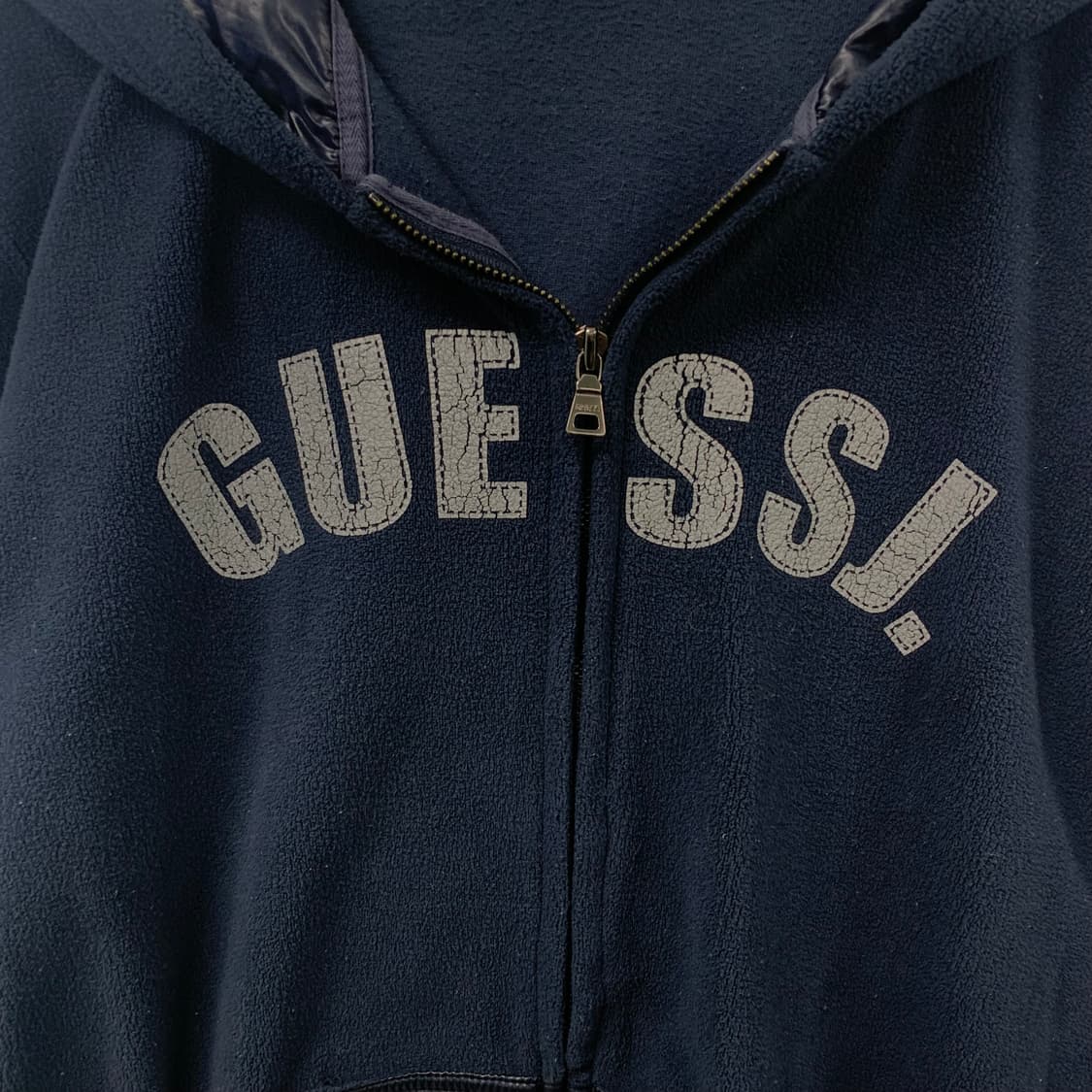 게스 스펠아웃 네이비 플리스 후드집업 상품이미지4