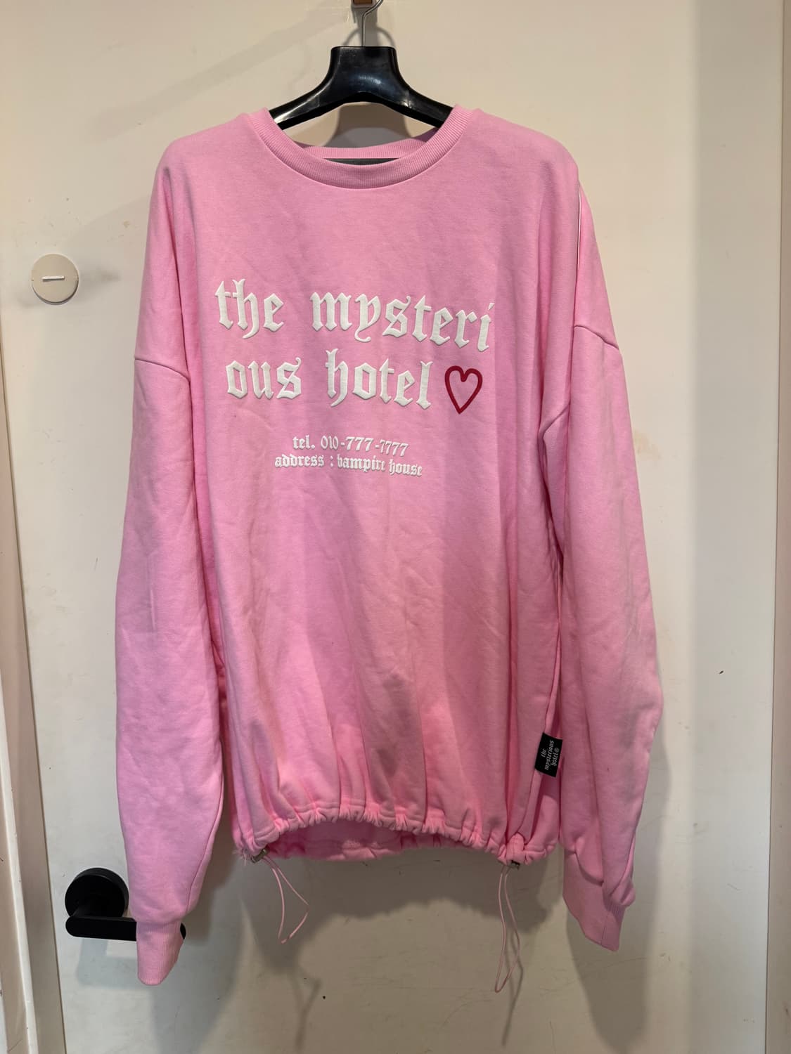 더미스테리어스호텔 맨투맨 상품이미지1