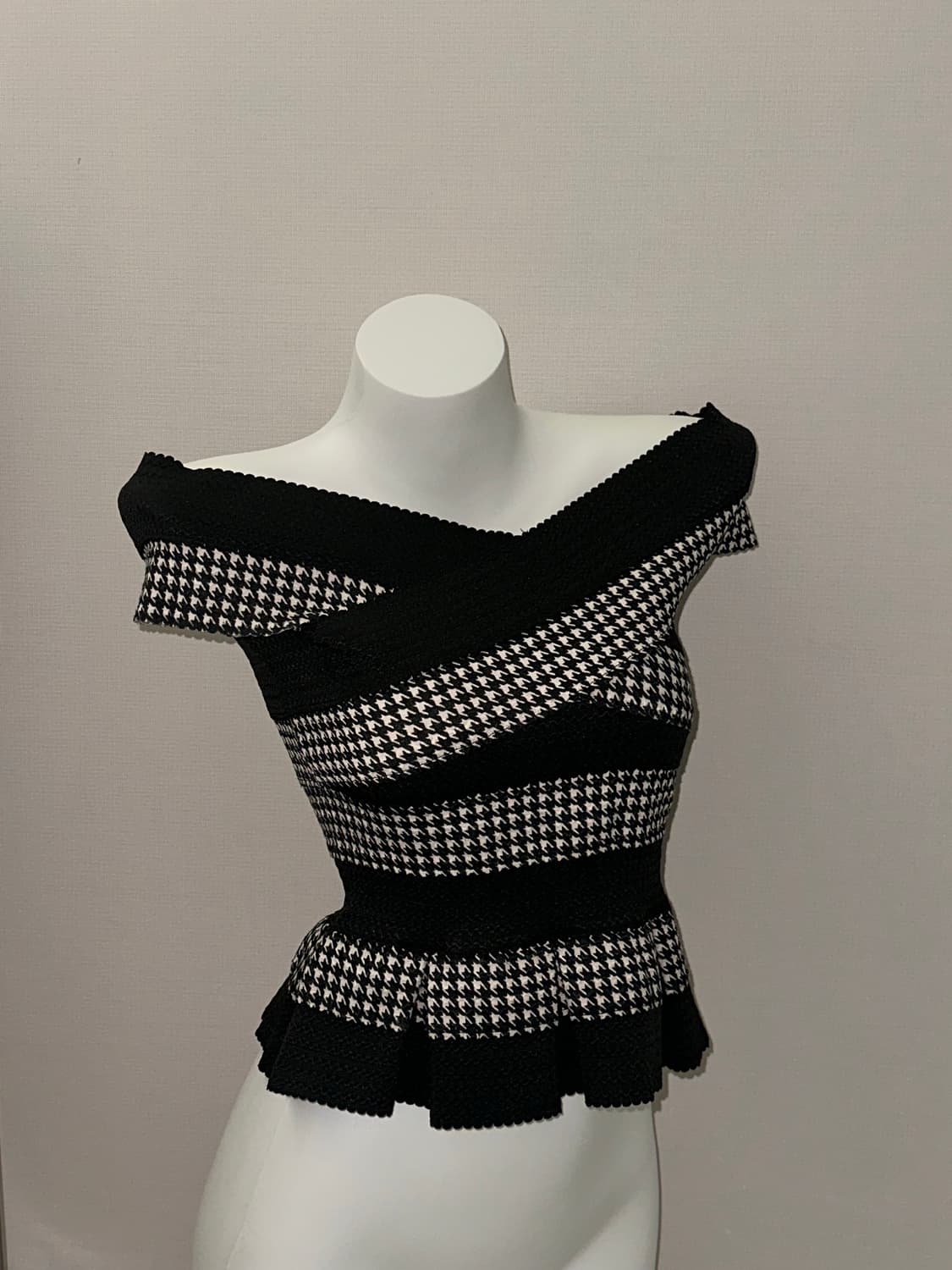 빈티지 트위드 오프숄더 탑 상품이미지2