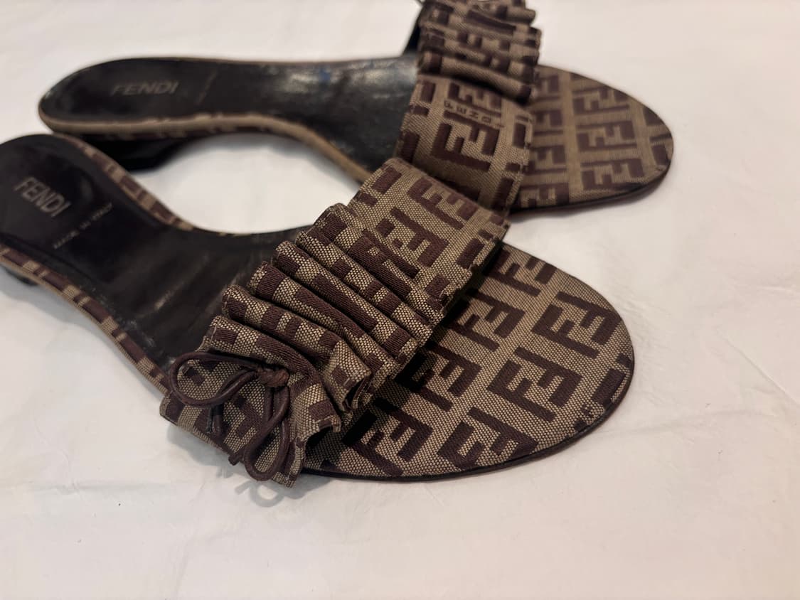 펜디 빈티지 주카 러플 샌들 37 상품이미지4