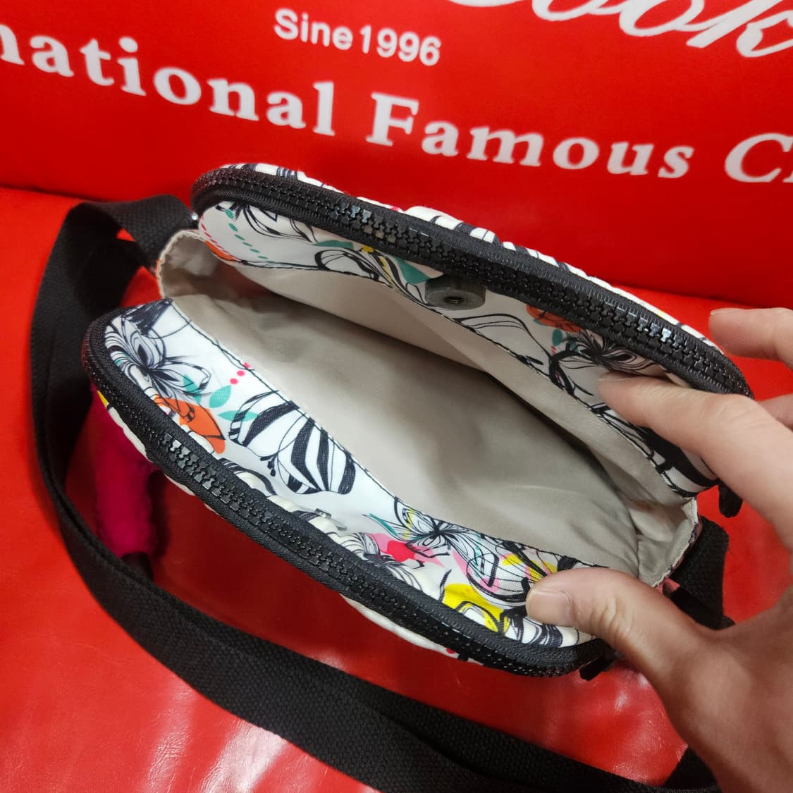 키플링 멀티컬러 핑크 릴라고 크로스백 상품이미지3