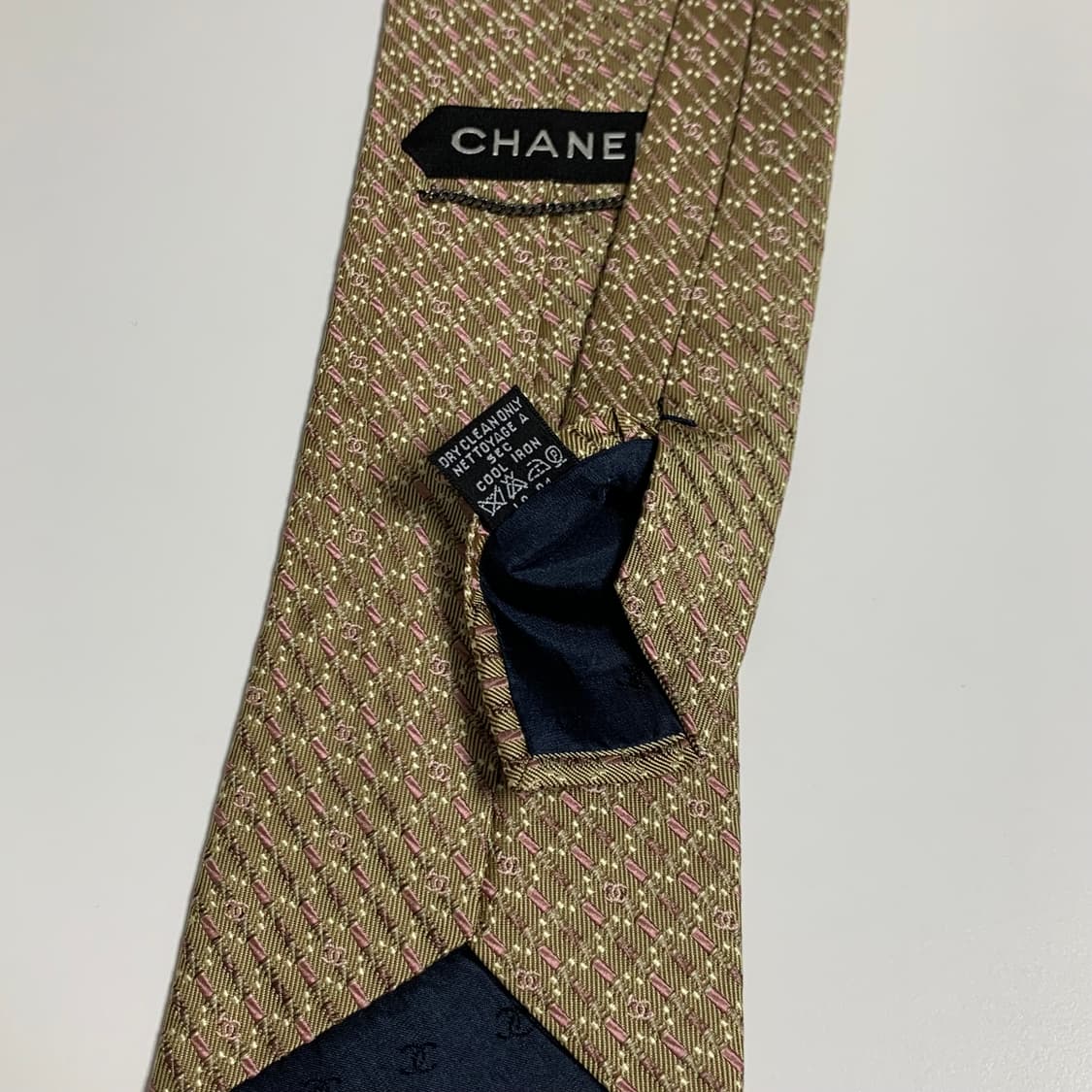 샤넬(CHANEL) 새상품급 명품 모노그램넥타이 골드베이지톤 실크넥타이 상품이미지8