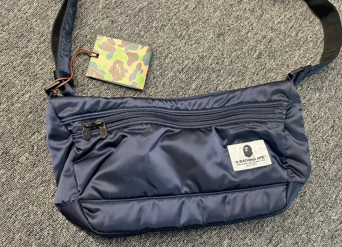 베이프 크로스백 상품이미지2