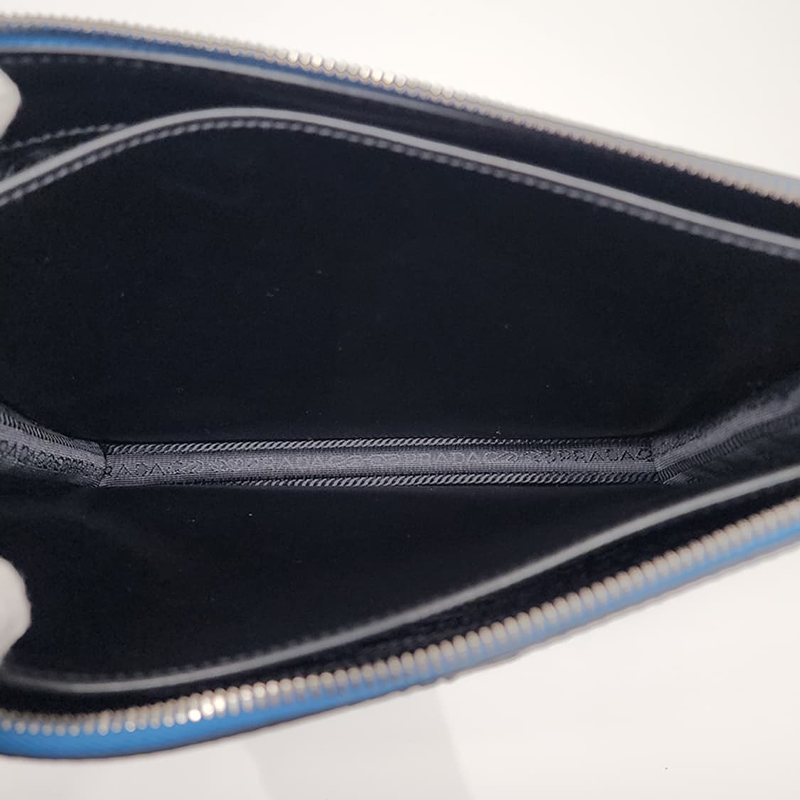 프라다 2VF001 삼각로고 가죽스트랩 클러치 블루 상품이미지8
