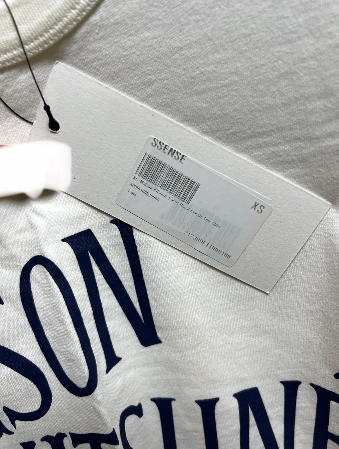 새상품) 메종키츠네 ssense 로고 반팔 티셔츠 상품이미지4