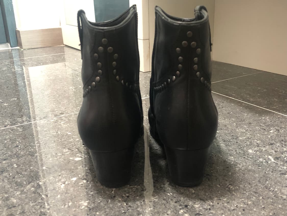 ASH 아쉬 블랙 스터드 앵클 부츠 상품이미지4