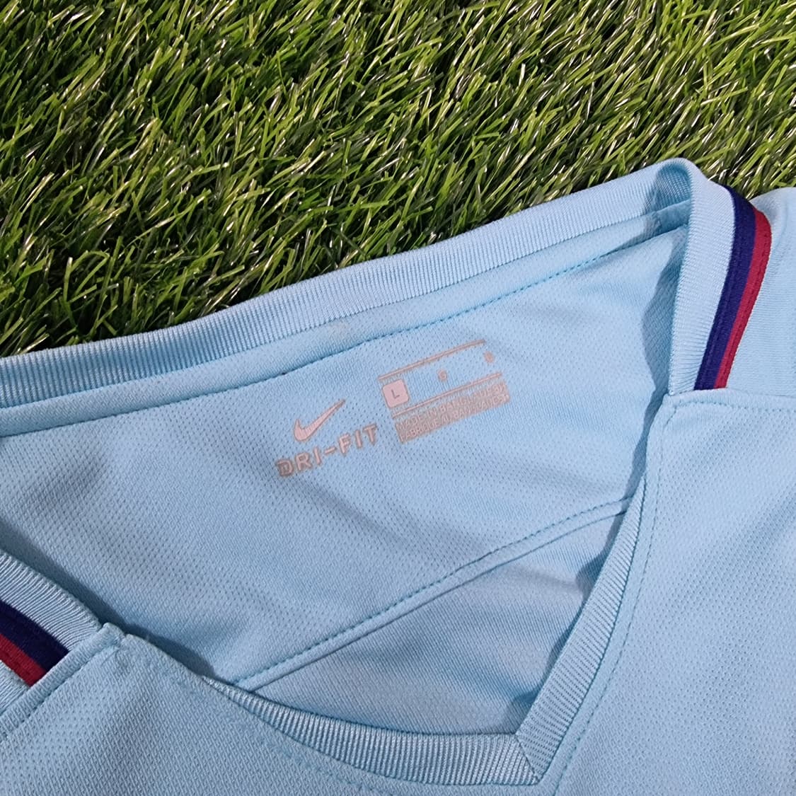 17-18시즌 바르셀로나 어웨이 유니폼 #10 메시 상품이미지8