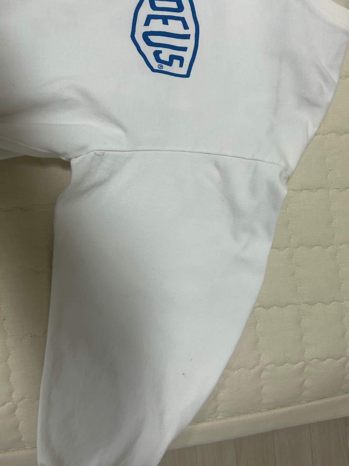 데우스 롱슬리브 상품이미지3