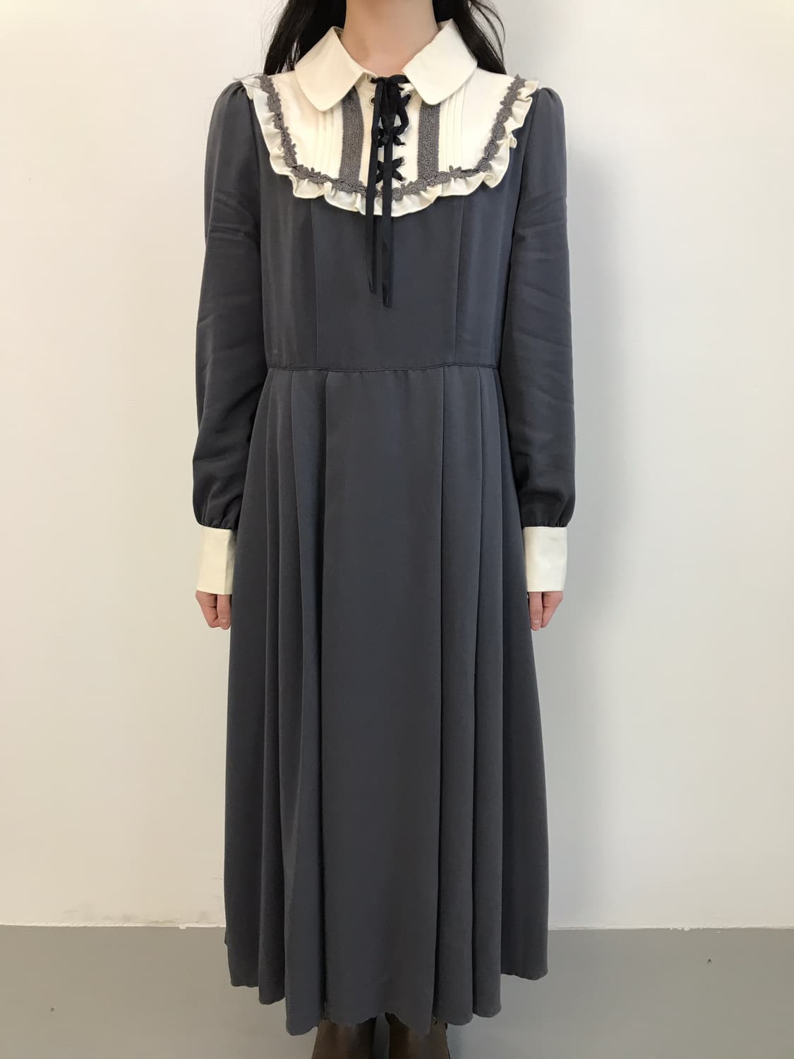 axes femme Gothic Ruffle Collar Dress 상품이미지3