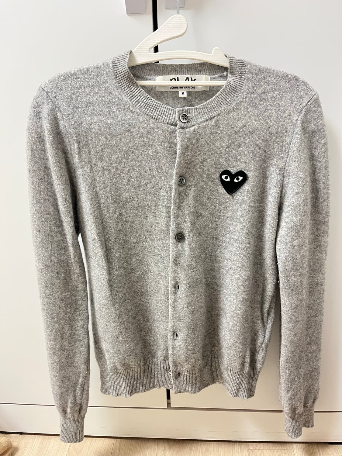 플레이 꼼데가르송 블랙 하트 니트 가디건 그레이 블랙 와펜 s 상품이미지3