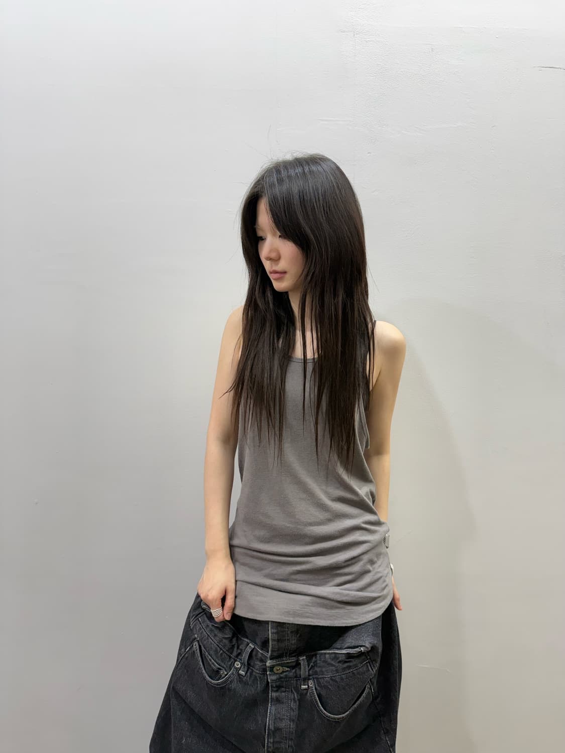 넘버나인 x 스튜디오스 코튼 사이드 디테일 슬리브리스 상품이미지6