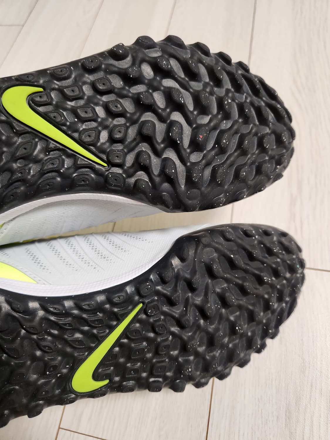 나이키 풋살화 팬텀 루나 2 아카데미 TF(FJ2566-003) 사이즈2 상품이미지9